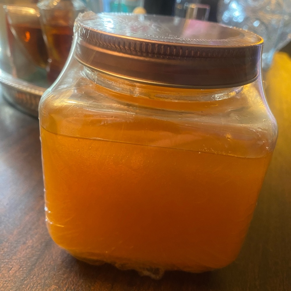 NWOT Tangerine Sugar Scrub 20oz,  Shea and Jojoba oil smells amazing, PRICE FIRM